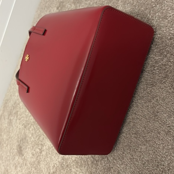 Tory Burch Blake Red Patent Leather small tote bag - Picture 8 of 14